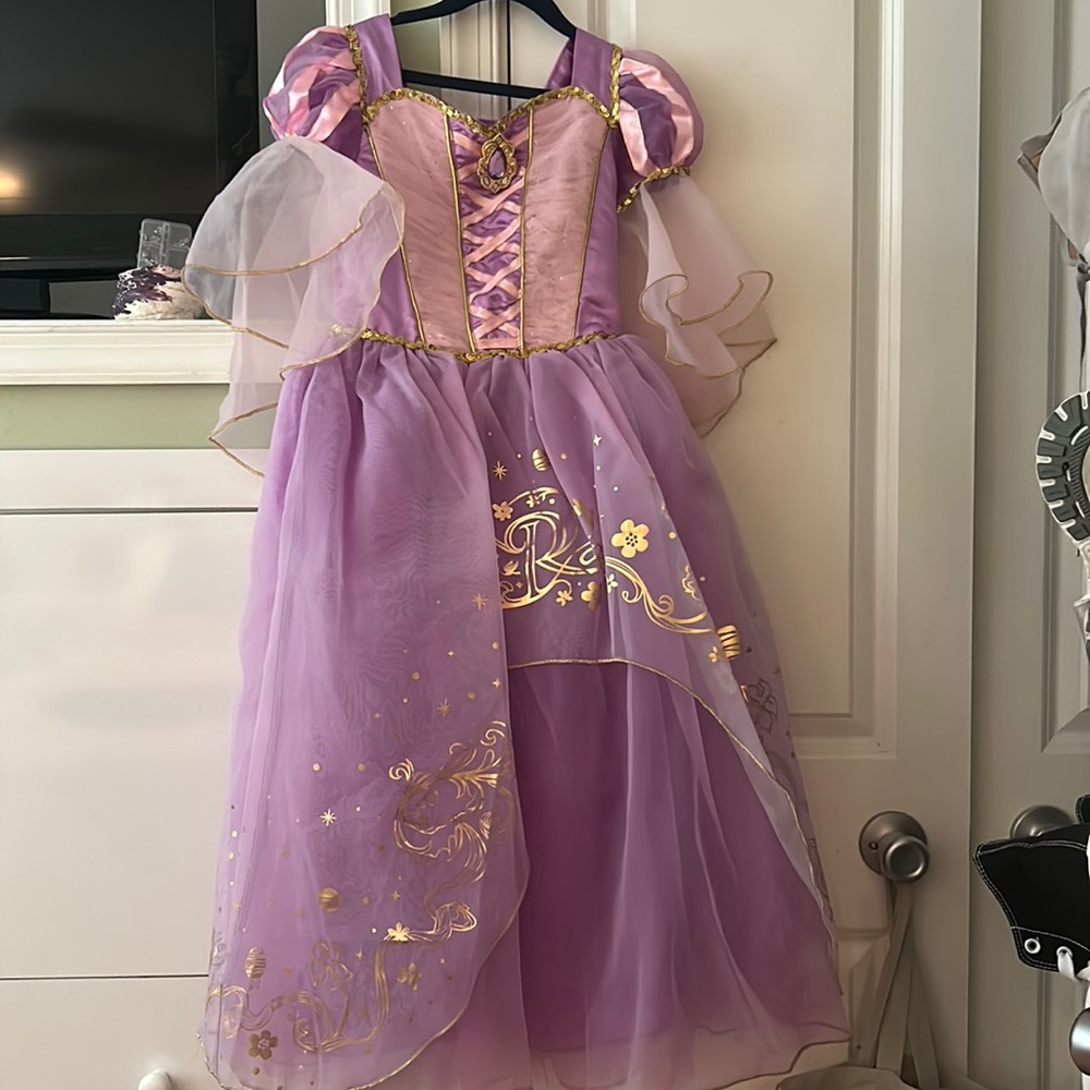 Rapunzel costume💜